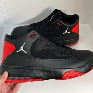 *New* Jordan Max Aura 2 Black/White/Chile Red CK6636 060 Size 15
